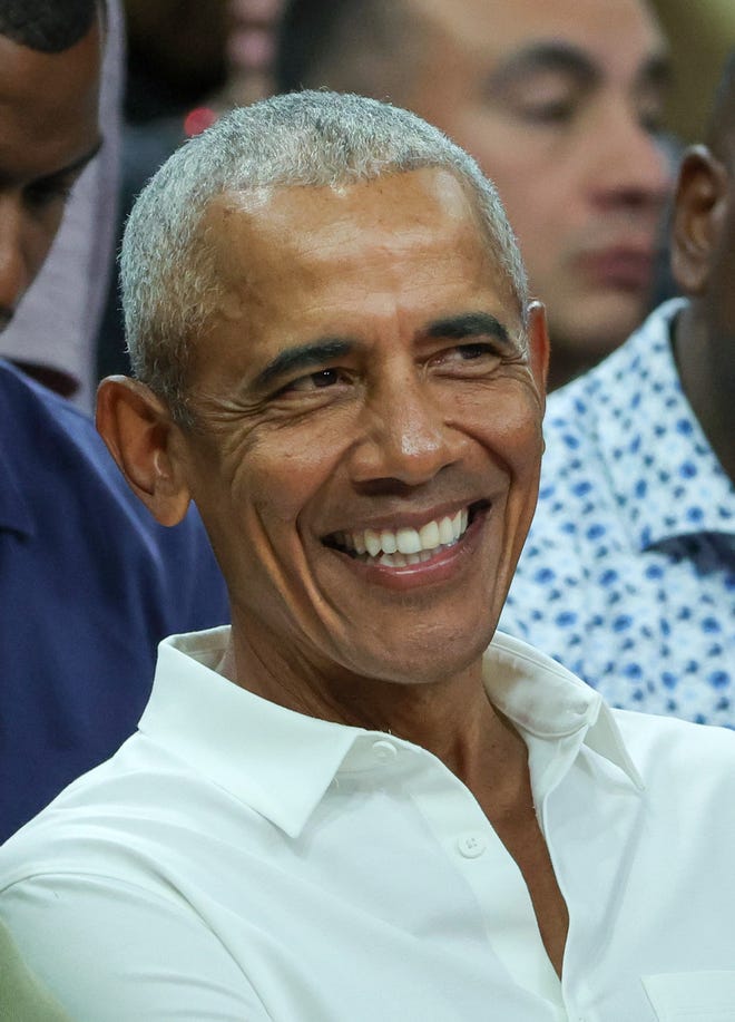 Obama Shares His Favorite Books of the Year