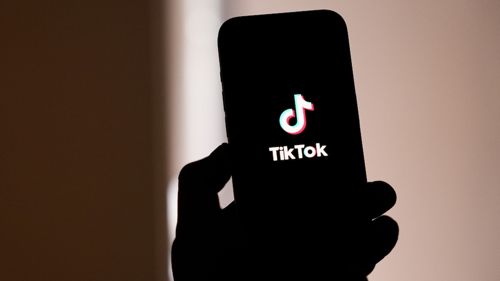 27 TikTok Stats Marketers Need to Know 